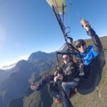Vol en parapente au-dessus du cirque de Mafate à La Réunion avec Run Parapente. Expérience aérienne unique depuis Saint-Leu.
