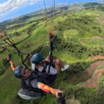 Vol en parapente au-dessus des forêts luxuriantes de La Réunion – une immersion totale dans la nature